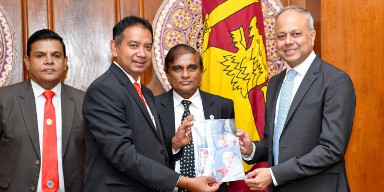 லும்பினி சர்வதேச பௌத்த அமைப்பினால் ரூ. 10 கோடி பெறுமதியான மருந்துகள் அன்பளிப்பு