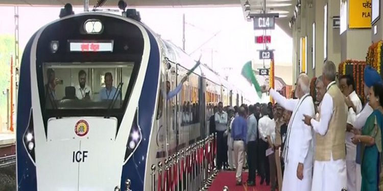 புதிய வந்தே பாரத் ரயிலை தொடங்கி வைத்தார் பிரதமர் மோடி!