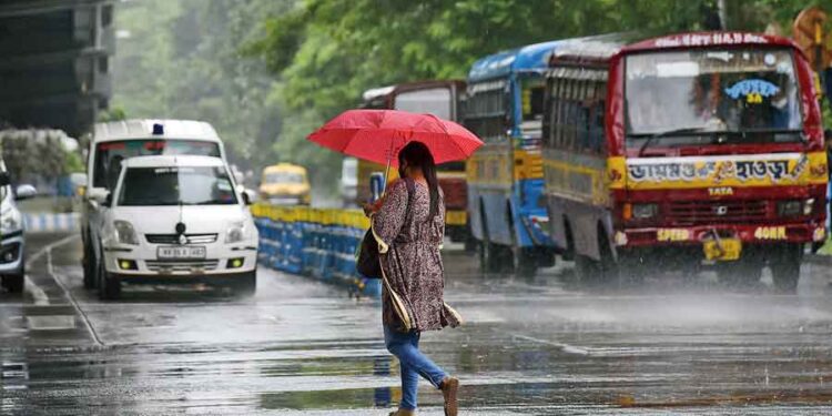 நாட்டின் சில இடங்களில் சிறிதளவில் மழை