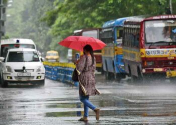 நாட்டின் சில இடங்களில் சிறிதளவில் மழை