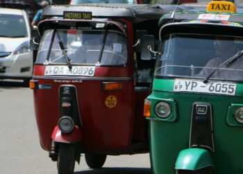 முச்சக்கர வண்டிகளின் பயணக் கட்டணத்தை குறைக்க தீர்மானம்!