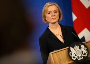 45 நாட்களே பதவி வகித்த பிரித்தானிய பிரதமர் லிஸ் ட்ரஸ் பதவி விலகினார்