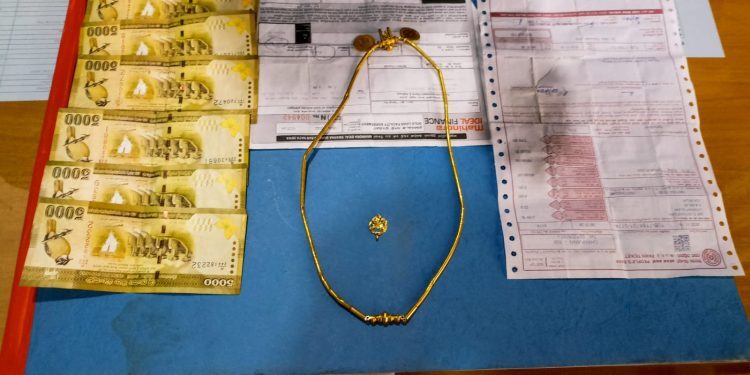 யாழ். இளவாலை பகுதியில் 14 இலட்சம் பெறுமதியான நகை மற்றும் பணம் மீட்பு!