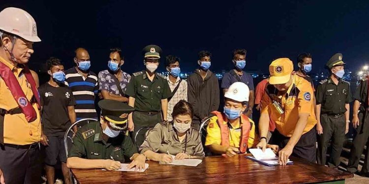 வியட்நாம் கடற்பரப்பில் மீட்கப்பட்ட இலங்கையர்களுக்கு புலம் பெயர்ந்தோர் அமைப்பு மனிதாபிமான உதவி