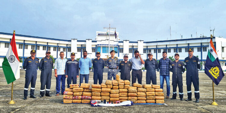 இலங்கைக்கு கடத்தவிருந்த 300 கிலோ கஞ்சா பறிமுதல்