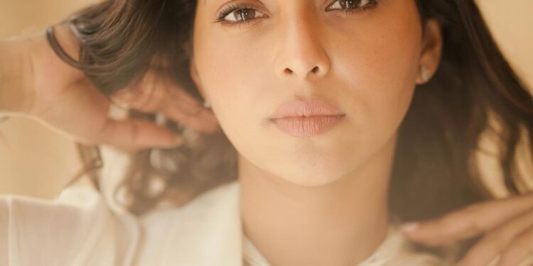 இன்ஸ்டகிராமில் ஆக்டிவாக இருக்கும் ஐஸ்வர்யா