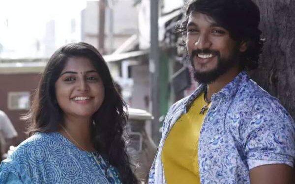 மிகவும் சிம்பிளாக தயாரிக்கப்பட்ட கௌதம் கார்த்திக், மஞ்சிமா திருமண பத்திரிக்கை- இதோ பாருங்க