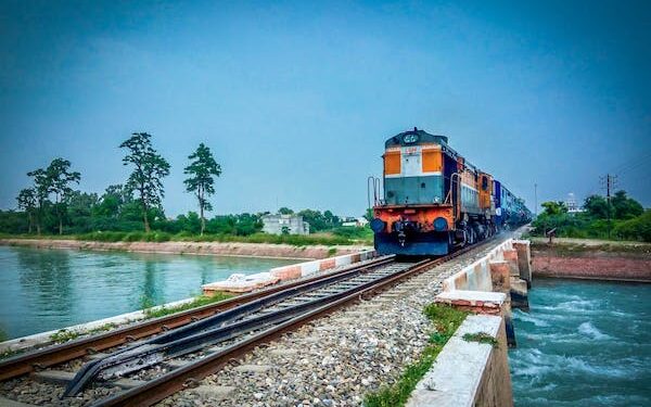 மஹவ – யாழ்ப்பாணம் புகையிரத சேவை 5 மாதங்களுக்கு இடைநிறுத்தம்