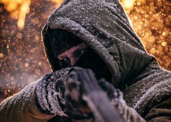 மதுபான விடுதிக்குள் 9 பேர் சுட்டுக்கொலை