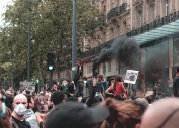 ஆர்ப்பாட்டத்தை தடை செய்தமை – பொலிஸ் அதிகாரிகள் மீதான வழக்கு தள்ளுபடி!