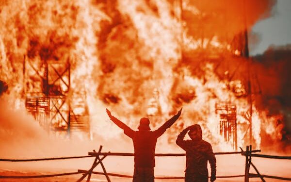 காசா அகதி முகாமில் தீ: 21 பேர் உயிரிழப்பு