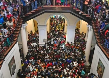 ஜனாதிபதி மாளிகைக்குள் பிரவேசித்த குற்றச்சாட்டு – 7 பேரை கைது செய்யுமாறு பிடியாணை