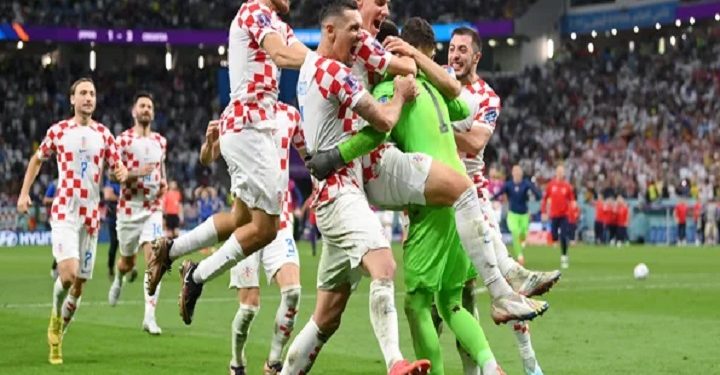 கட்டார் ஃபிஃபா கால்பந்து உலகக்கிண்ணம்: குரேஷியா- பிரேஸில் அணிகள் காலிறுதிக்கு தகுதி!