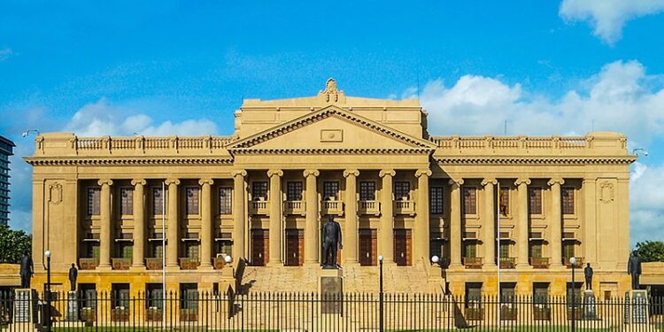 இளம் அதிகாரிகளுக்கு அதிக வாய்ப்பு வழங்க அரசு தயார்