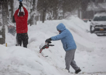 அமெரிக்காவில் பனிப்புயலில் சிக்கி 60 பேர் பலி