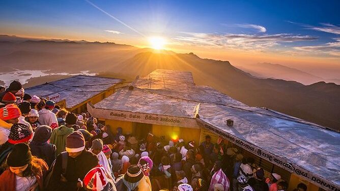 சிவனொளிப்பாதம் புனிதத்தல யாத்திரை ஆரம்பம்