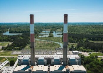 அனுமதி பெறாமல் இலங்கை சீமெந்து கூட்டுத்தாபனம் அரச வங்கி ஒன்றில் கோடிக்கணக்கில் முதலீடு