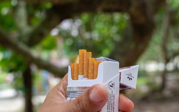 பெருந்தொகையான வெளிநாட்டு சிகரெட்டுக்களுடன் தெல்லிப்பளையில் ஒருவர் கைது!