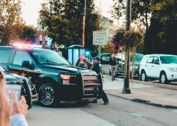 ஜேர்மனியில் பாடசாலை சிறுமிகள் மீது கத்திக்குத்து: ஒருவர் உயிரிழப்பு!