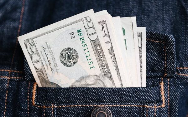 வெளிநாட்டு பணியாளர்களால் இலங்கைக்கு அனுப்பப்படும் பணம் தொடர்பில் மத்திய வங்கி அறிக்கை!