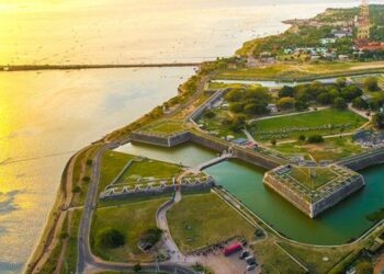 யாழ்ப்பாண கோட்டைக்குள் நுழைவதற்கு நான்கு டொலர்!