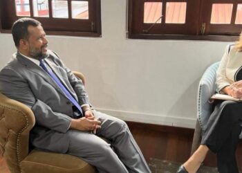 ஐ.நாவின் இலங்கைக்கான வதிவிடப் பிரதிநிதி ஹனா சிங்கருக்கும், அகில இலங்கை மக்கள் காங்கிரஸ் தலைவரும் பாராளுமன்ற உறுப்பினருமான ரிஷாட் பதியுதீனுக்குமிடையிலான சந்திப்பு ஒன்று இடம்பெற்றதுள்ளது. .