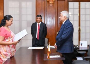 இரண்டு அமைச்சரவை அமைச்சர்கள் ஜனாதிபதி முன்னிலையில் பதவிப்பிரமாணம்