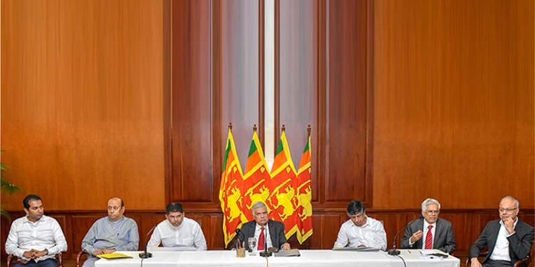 பொருளாதாரத்தைக் கட்டியெழுப்பும் அரசாங்கத்தின் வேலைத்திட்டத்திற்கு மாற்று முன்மொழிவுகள் இருந்தால் அவற்றை சர்வதேச நாணய நிதியத்திடம் சமர்ப்பிக்க வாய்ப்புகளை ஏற்படுத்திக் கொடுக்கத் தயார் – ஜனாதிபதி கண்டியில் தெரிவிப்பு