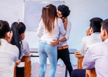 பாடசாலை மாணவிகளிடையே அதிகரித்த காதல் -காவல்துறை கடும் எச்சரிக்கை..!