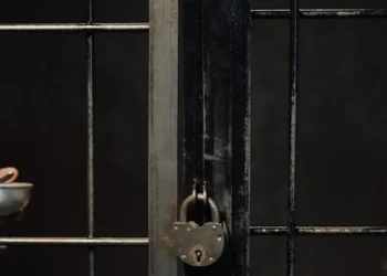 தமிழ் அரசியல் கைதிகள் 21 பேர் அதிரடியாக விடுவிப்பு