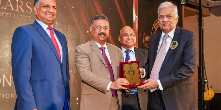தொழில்சார் சட்டத்தரணியாக 50 வருடங்களை நிறைவு செய்த ஜனாதிபதிக்கு “அபிநந்தன” விருது வழங்கி கௌரவிப்பு