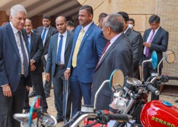 உள்நாட்டில் ஒன்றிணைக்கப்பட்ட மோட்டார் சைக்கிள்கள் ஜனாதிபதியிடம் கையளிப்பு