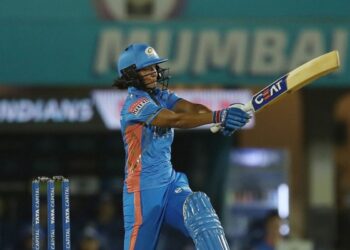 மகளிர் ஐபிஎல் : குஜராத் ஜெயன்ட்ஸ் வெற்றி பெற 163 ரன்கள் இலக்கு நிர்ணயித்தது மும்பை அணி