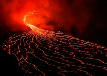 இந்தோனேசியாவில் எரிமலை வெடிப்பு. மக்களுக்கு எச்சரிக்கை விடுப்பு..!