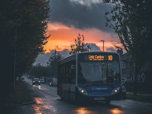 ஏப்ரல் முதல் அரை சொகுசு பஸ்கள் இரத்து