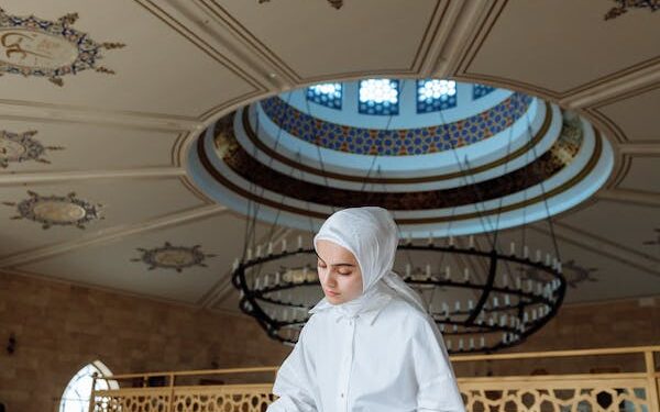 நோன்பு என்றால் என்ன? இஸ்லாத்தின் ஐந்து கடமைகளில் ஒன்றாக அது எப்படி மாறியது?