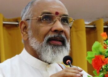தமது கட்சியை பயன்படுத்தி வெளிநாடுகளில் நிதி சேகரிப்பில் சிலர் ஈடுபடுவதாக விக்னேஸ்வரன் குற்றச்சாட்டு!