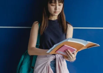 பிள்ளைகளுக்கு படித்தது மறக்கிறதா..? அப்போ இந்த பயிற்சியை செய்யலாம்….