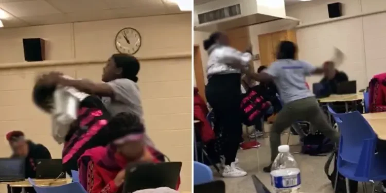 மட்டு. பாடசாலை ஒன்றில் ஆசிரியர் மீது சக ஆசிரியர் சரமாரி தாக்குதல்