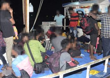 சட்டவிரோதமான முறையில் அவுஸ்திரேலியாவுக்கு சென்ற இலங்கையர்கள் நாட்டுக்கு வருகை!