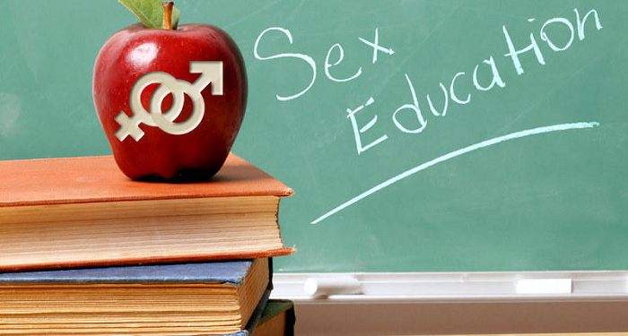 பாடசாலை பாடத்திட்டத்தில் பாலியல் கல்வி அவசியம் : இராஜாங்க அமைச்சர் முன்மொழிவு