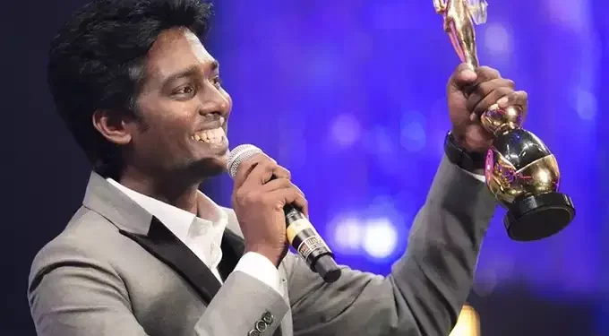 கதை சொல்லும்போது அட்லி தவறாமல் செய்யும் ஒரு விஷயம்..இப்படி ஒரு சென்டிமென்ட்டா?