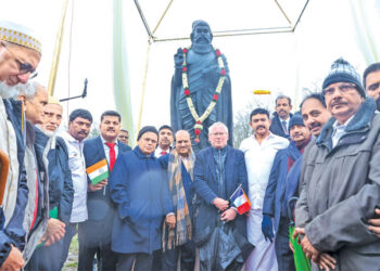 கிழக்கு ஆளுநரால் பிரான்ஸில் திருவள்ளுவர் சிலை திறப்பு