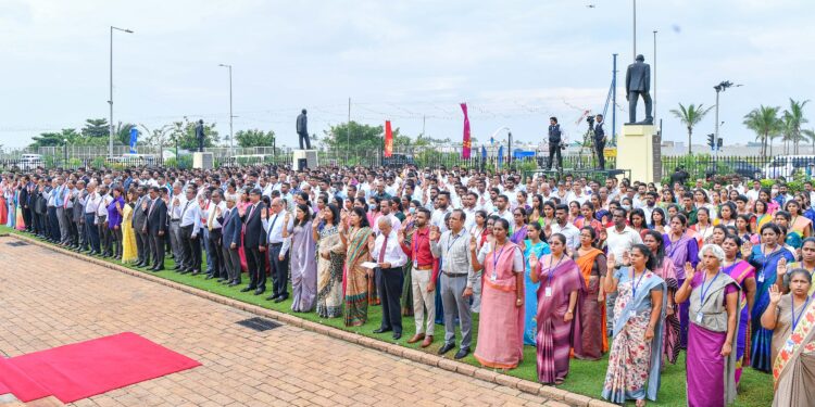 ஜனாதிபதி தனது பணியாளர்களுடன் புத்தாண்டில் தனது கடமைகளை ஆரம்பித்தார்