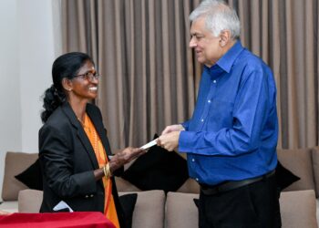 தடகளப் போட்டிகளில் சர்வதேச அளவில் பல சாதனைகளைப் படைத்தஅகிலா திருநாயகி ஜனாதிபதியை சந்தித்தார்