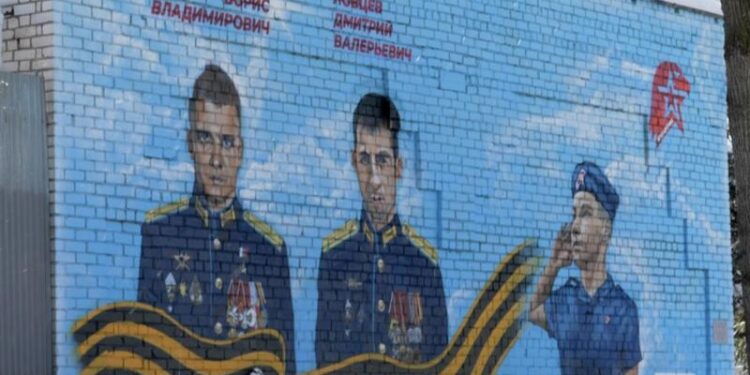 யுக்ரேனுடனான இரண்டாண்டு போர் ரஷ்யாவை எப்படியெல்லாம் மாற்றியுள்ளது?