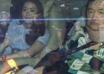 ஹைலாந்தின் கோடீஸ்வரர் முன்னாள் பிரதமர் தக்சின் பரோலில் விடுவிக்கப்பட்டார்