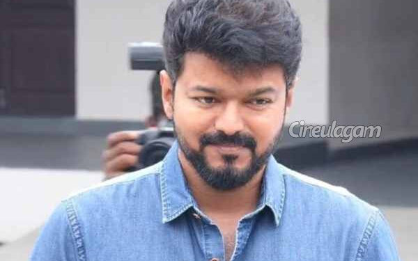 விஜய் நடிக்க மறுத்த படங்கள், ஆனால் அதெல்லாம் செம ஹிட்- அப்படி என்னென்ன படங்கள் மிஸ் செய்தார் பாருங்க