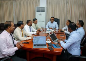 பெண்களை வெளிநாட்டுக்கு வீட்டுப் பணிப்பெண்ணாக அனுப்புவதை நிறுத்துவதற்கான யோசனைகளை அமைச்சர் கோருகிறார்