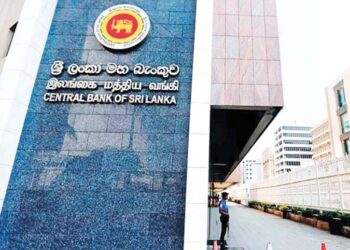 யூ.என்.பி., எஸ்.எல்.பி.பி., ஜே.வி.பி.யுடன் இணைந்த TUக்கள் CBSL சம்பள உயர்வுக்கு ஒப்புதல் அளித்தனர்.